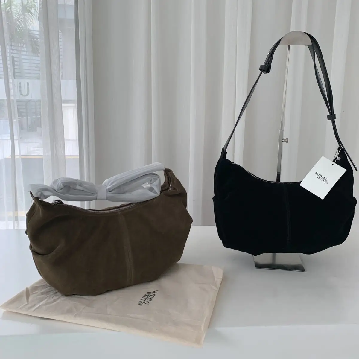Korean niche design nothingw retro leather crossbody underarm with suede dumplings for commuting women's bag
Korean niche design nothingw retro leather crossbody underarm with suede dumplings for commuting women's bag