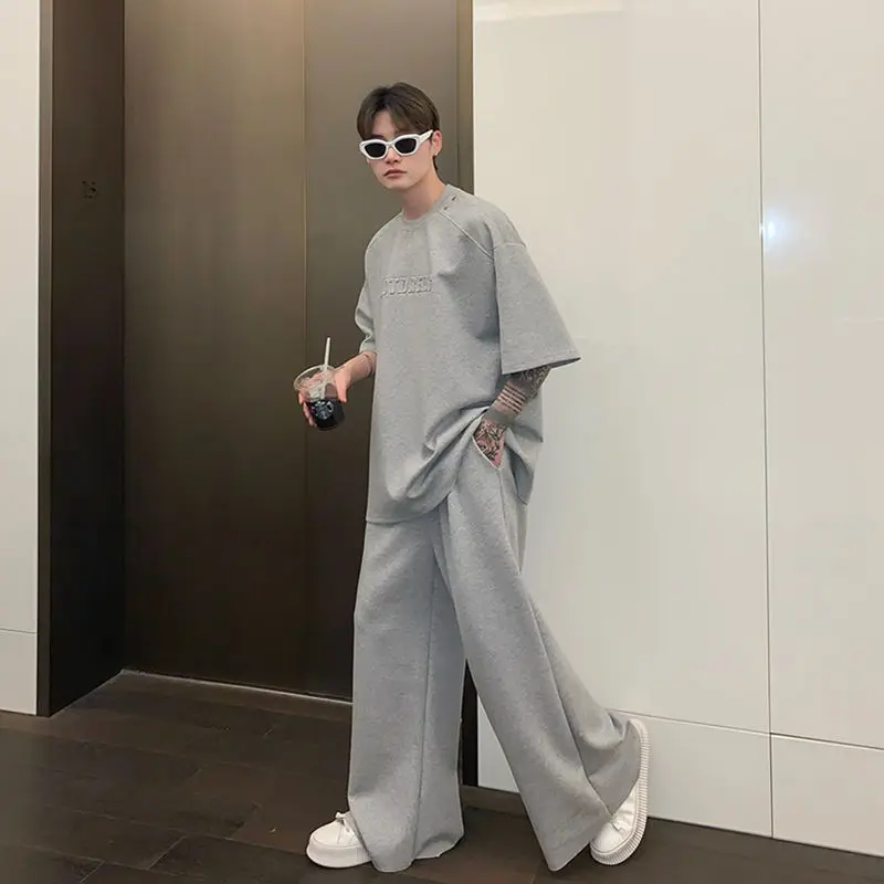 Korean style simple short-sleeved T-shirt for men in summer new niche design letter trendy brand American retro half-sleeved top
Korean style simple short-sleeved T-shirt for men in summer new niche design letter trendy brand American retro half-sleeved top