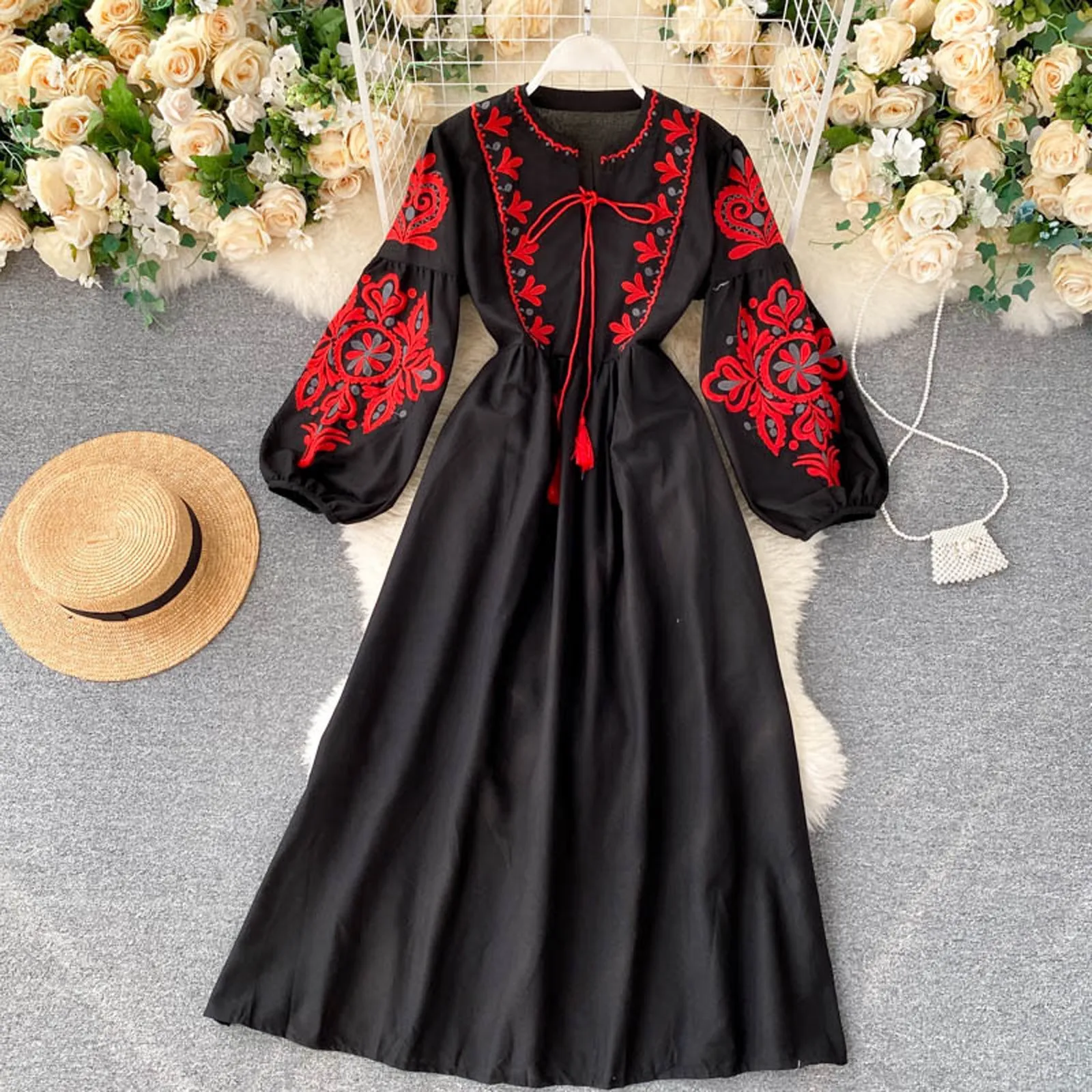 Women'S Dress Travel Holiday Long Dress New Retro Ethnic Style Embroidered O-Neck Lantern Sleeve Dress A-Line Chiffon Dress
Women'S Dress Travel Holiday Long Dress New Retro Ethnic Style Embroidered O-Neck Lantern Sleeve Dress A-Line Chiffon Dress