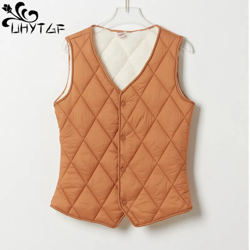 UHYTGF Autumn Winter Vest Jacket Womens Plush Inner Sleeveless Warm Cotton Coat Female Single Breasted Slim Short Waistcoat 2379
UHYTGF Autumn Winter Vest Jacket Womens Plush Inner Sleeveless Warm Cotton Coat Female Single Breasted Slim Short Waistcoat 2379