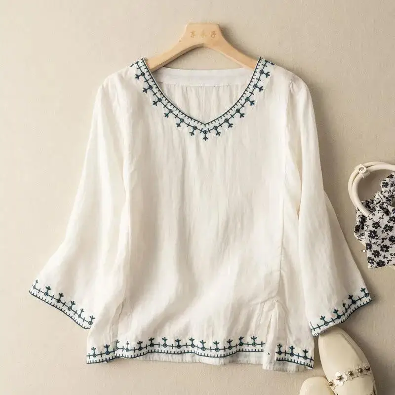 Three-quarter Sleeve Cotton and Linen Top Women's 2022 Spring and Summer New Fashion Literary Retro Thin Embroidered T-shirt
Three-quarter Sleeve Cotton and Linen Top Women's 2022 Spring and Summer New Fashion Literary Retro Thin Embroidered T-shirt