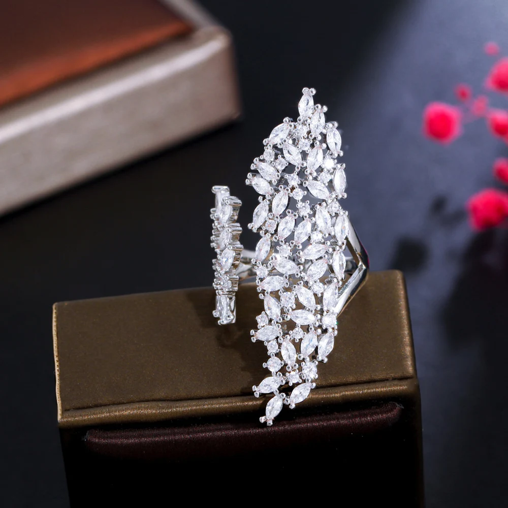 ThreeGraces Shining Cubic Zirconia Silver Color Adjustable Bridal Wedding Engagement Ring for Women Fashion Party Jewelry R229
ThreeGraces Shining Cubic Zirconia Silver Color Adjustable Bridal Wedding Engagement Ring for Women Fashion Party Jewelry R229