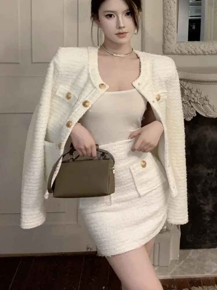 High Quality Tweed Two Piece Set Women Jacket Coat + Skirt 2 piece sets women outfit conjuntos femininos elegantes short sets
High Quality Tweed Two Piece Set Women Jacket Coat + Skirt 2 piece sets women outfit conjuntos femininos elegantes short sets