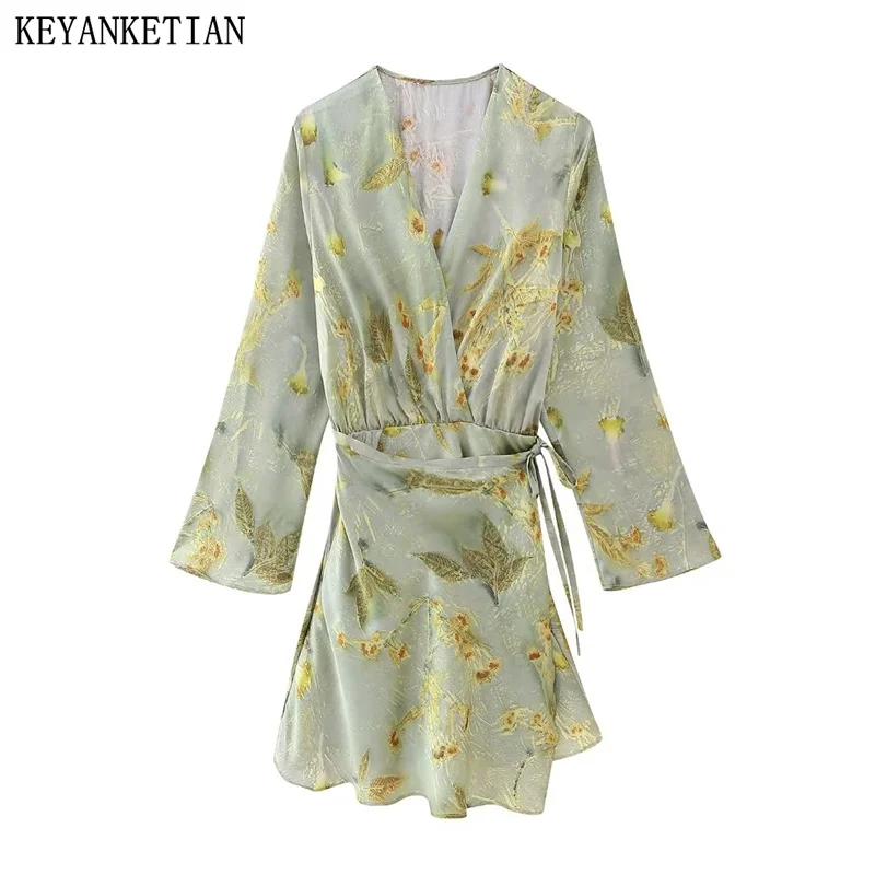 KEYANKETIAN Autumn New Women's Satin Textured Printed Dress Cross Lace Up V-Neck Long Sleeve Mini Dress Holiday Wind Petticoat
KEYANKETIAN Autumn New Women's Satin Textured Printed Dress Cross Lace Up V-Neck Long Sleeve Mini Dress Holiday Wind Petticoat