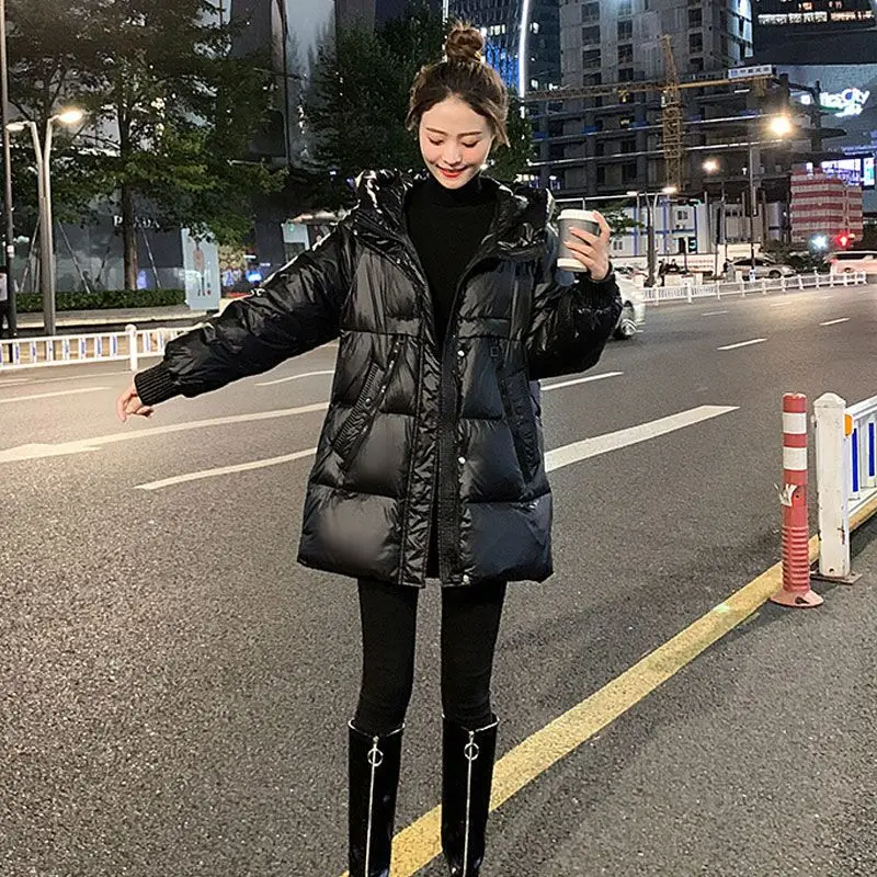 2023 Parker Coat Glossy Winter Jackets Ladies Warm Bread Clothing Red Black Down Cotton Overcoat Loose Thicken Short Tops L78
2023 Parker Coat Glossy Winter Jackets Ladies Warm Bread Clothing Red Black Down Cotton Overcoat Loose Thicken Short Tops L78