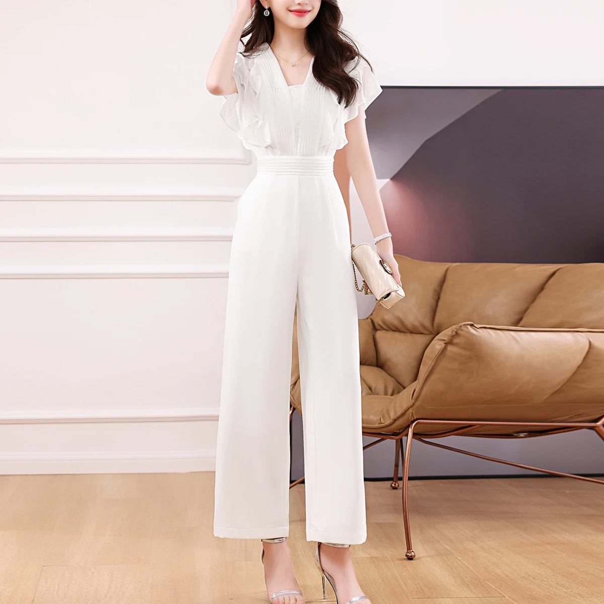 V-neck Sleeveless Jumpsuit For Woman Casual Wide Leg Pants Playsuit 2023 Summer Overalls Bodysuit Rompers
V-neck Sleeveless Jumpsuit For Woman Casual Wide Leg Pants Playsuit 2023 Summer Overalls Bodysuit Rompers