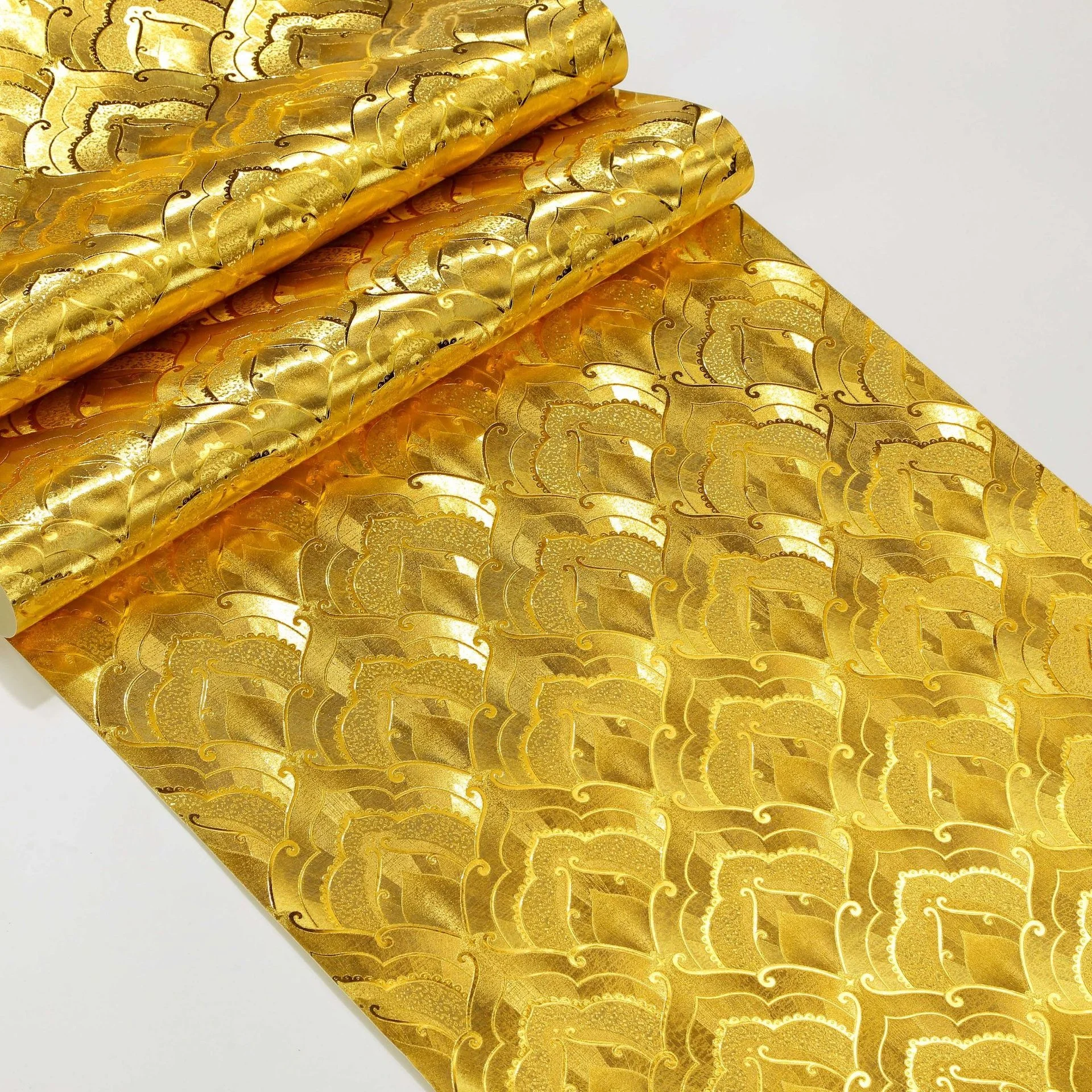 Gold foil wallpaper Buddha Hall reflective gold golden auspicious cloud living room KTV ceiling dining room wallpaper
Gold foil wallpaper Buddha Hall reflective gold golden auspicious cloud living room KTV ceiling dining room wallpaper