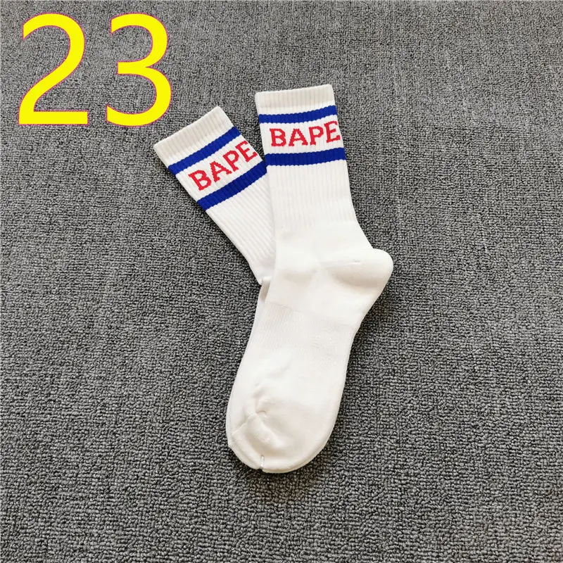 Calcetines de tubo medio bordados, de algodón grueso, para monopatín, baloncesto, deportes, venta al por mayor Calcetines de tubo medio bordados, de algodón grueso, para monopatín, baloncesto, deportes, venta al por mayor