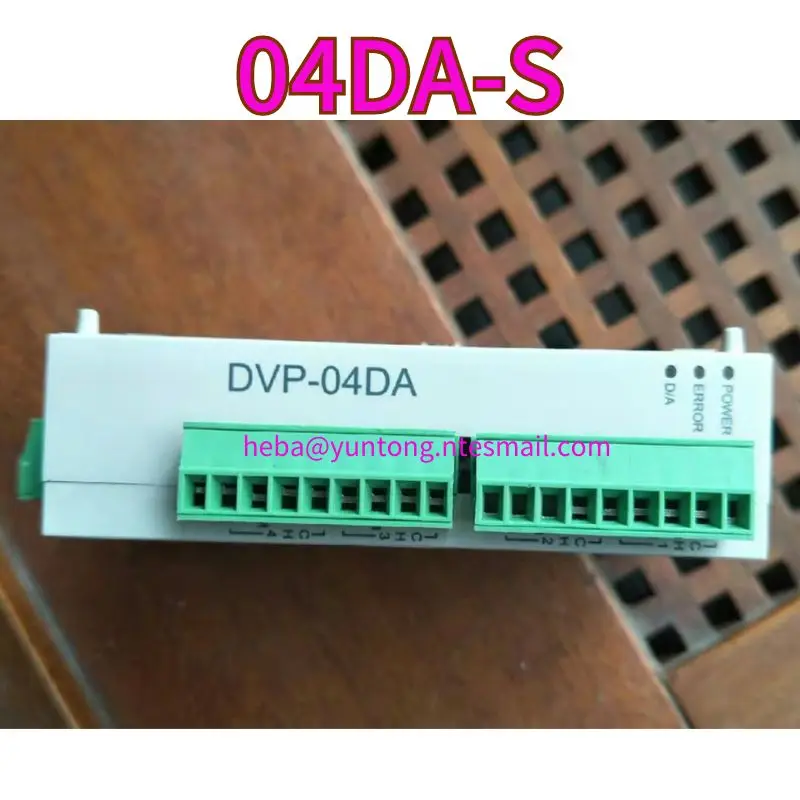 Used 04DA-S module 
Used 04DA-S module