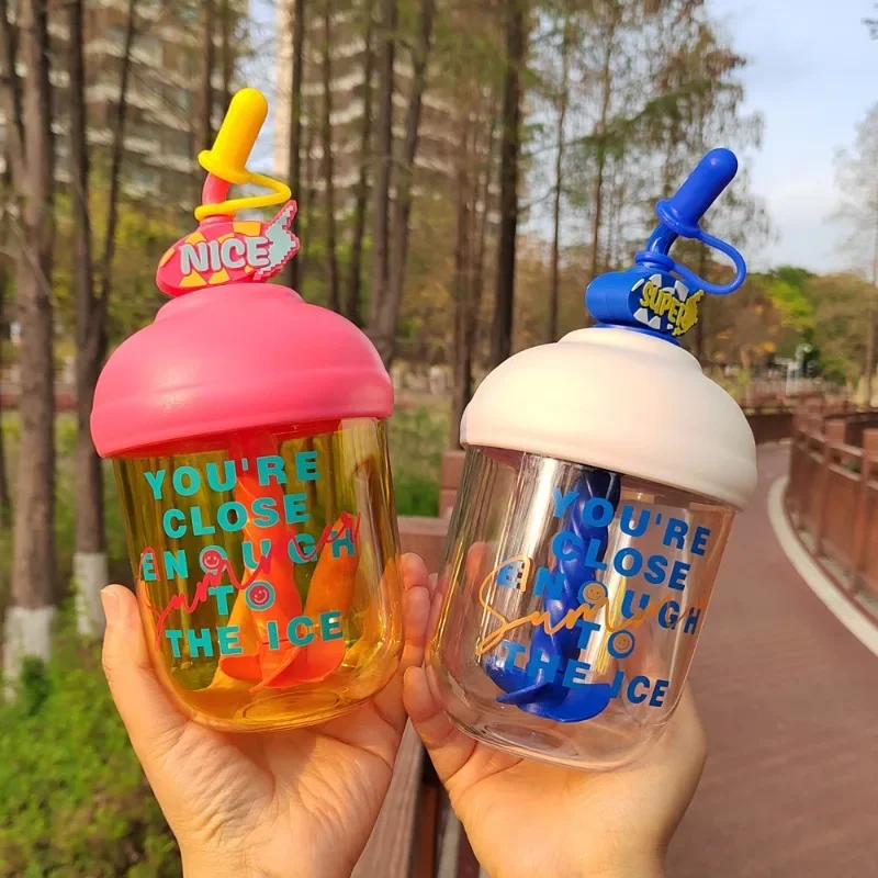 

New Stirred Straw Children Cute Net Red Cartoon Water Cup High Appearance Level Male And Female Students Plastic Cup 600ml