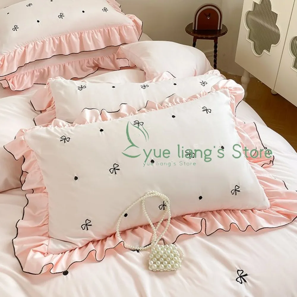 1pcs French Embroidered Pillowcase, One Pair, Bubble Cotton Edge Pillowcase, Single Person Pillow Innercover
1pcs French Embroidered Pillowcase, One Pair, Bubble Cotton Edge Pillowcase, Single Person Pillow Innercover