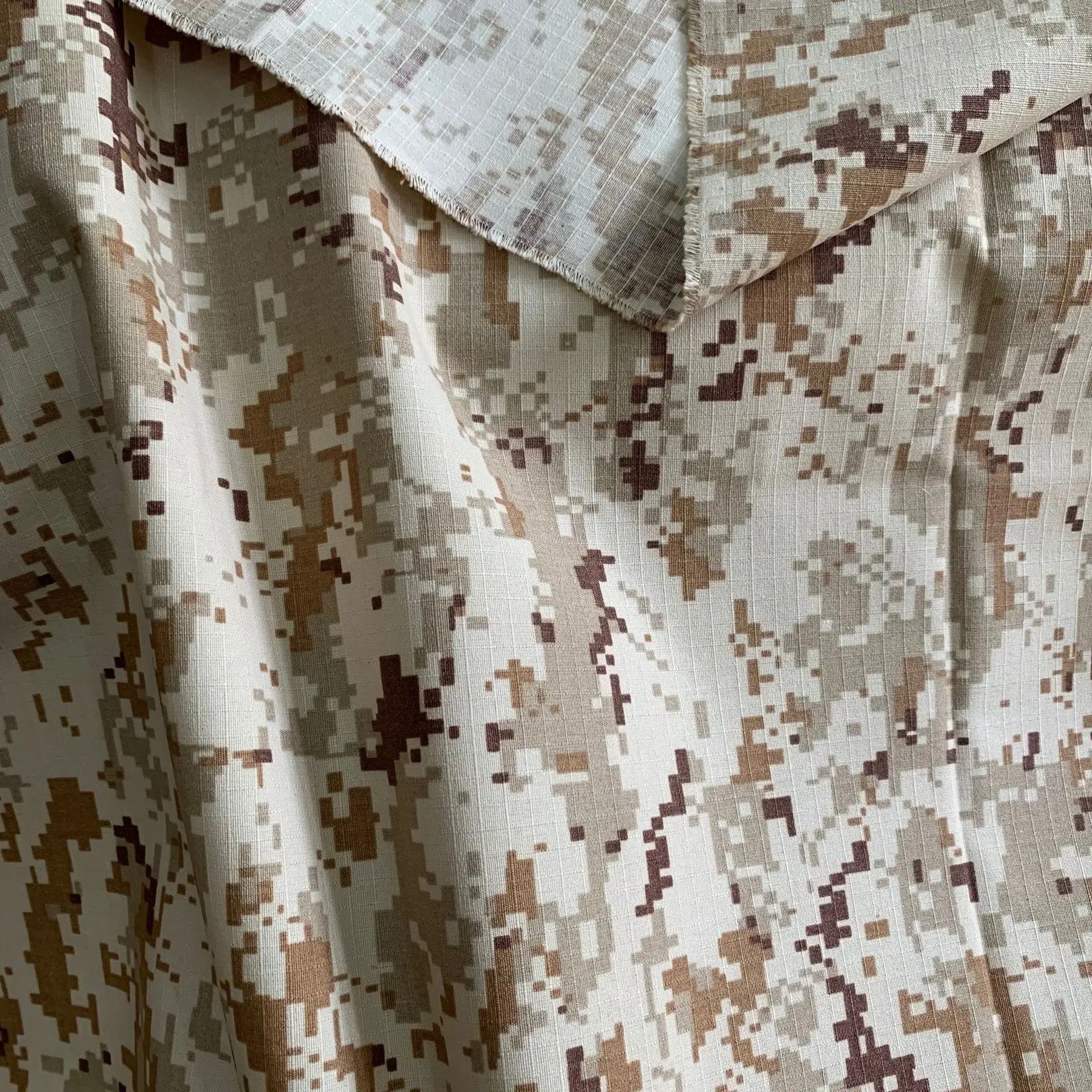 Desert Digital Army Military Wear-resistant Plaid Cloth Hunting Camouflage Fabric Clothes Material Outdoor Camo Clothing DIY
Desert Digital Army Military Wear-resistant Plaid Cloth Hunting Camouflage Fabric Clothes Material Outdoor Camo Clothing DIY