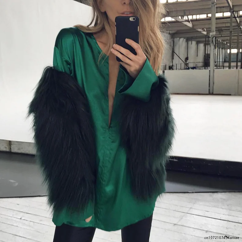 Autum Winter Faux Fur Coats Women's Wool Long Hair Falling Hair Warm Soft Medium Length Fur Fur Fur Coat Elegant Thick Luxury
Autum Winter Faux Fur Coats Women's Wool Long Hair Falling Hair Warm Soft Medium Length Fur Fur Fur Coat Elegant Thick Luxury