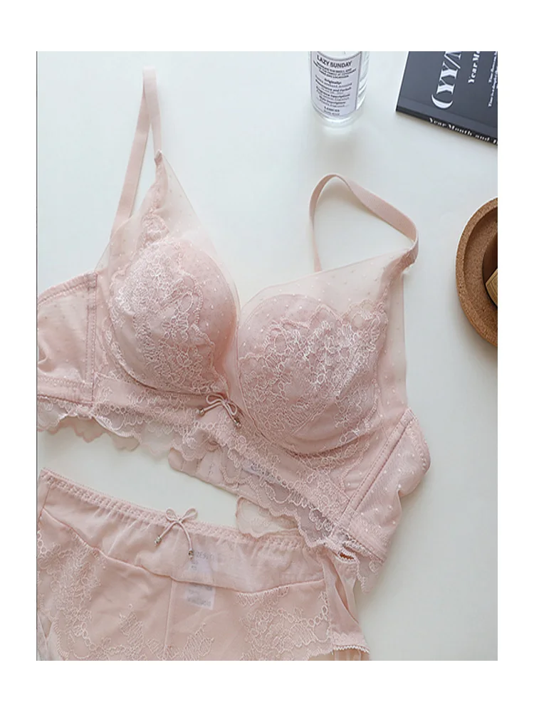 Sexy lace thin bra underwear set women's no steel ring modal skin-friendly big breasts show small breasts gather lingerie briefs
Sexy lace thin bra underwear set women's no steel ring modal skin-friendly big breasts show small breasts gather lingerie briefs