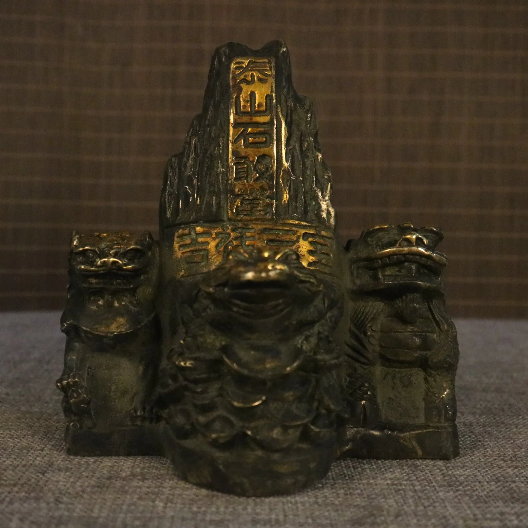 

5"Tibetan Temple Collection Old Bronze Brass Gilding Shi Daredeng Double Lion Toad Statue Stone Mountain Town house Exorcism