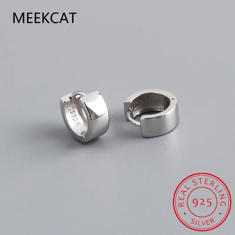 Серьги-кольца женские и мужские из серебра 925 пробы в стиле минимализм
Серьги-кольца женские и мужские из серебра 925 пробы в стиле минимализм