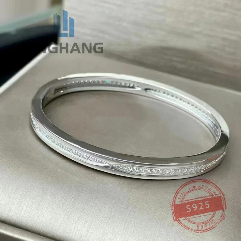 1:1Hot Selling European and American Brand 925 Silver Classic Bracelet Women's Fashion Party Luxury Jewelry Valentine's Day Gift
1:1Hot Selling European and American Brand 925 Silver Classic Bracelet Women's Fashion Party Luxury Jewelry Valentine's Day Gift
