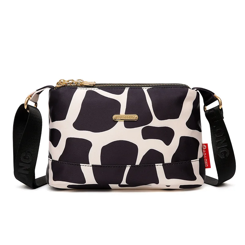 New Oxford cloth single shoulder fashion bags for women's bags, lightweight mobile phone bag for outdoor use
New Oxford cloth single shoulder fashion bags for women's bags, lightweight mobile phone bag for outdoor use