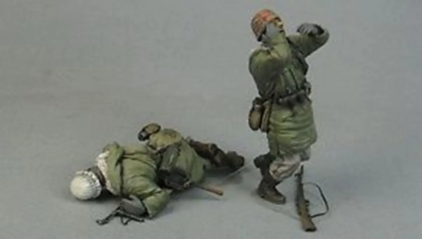 

1:35 Scale Die-cast Resin Tank Soldiers 2 Character Scenes Need To Be Assembled and Colored By Themselves