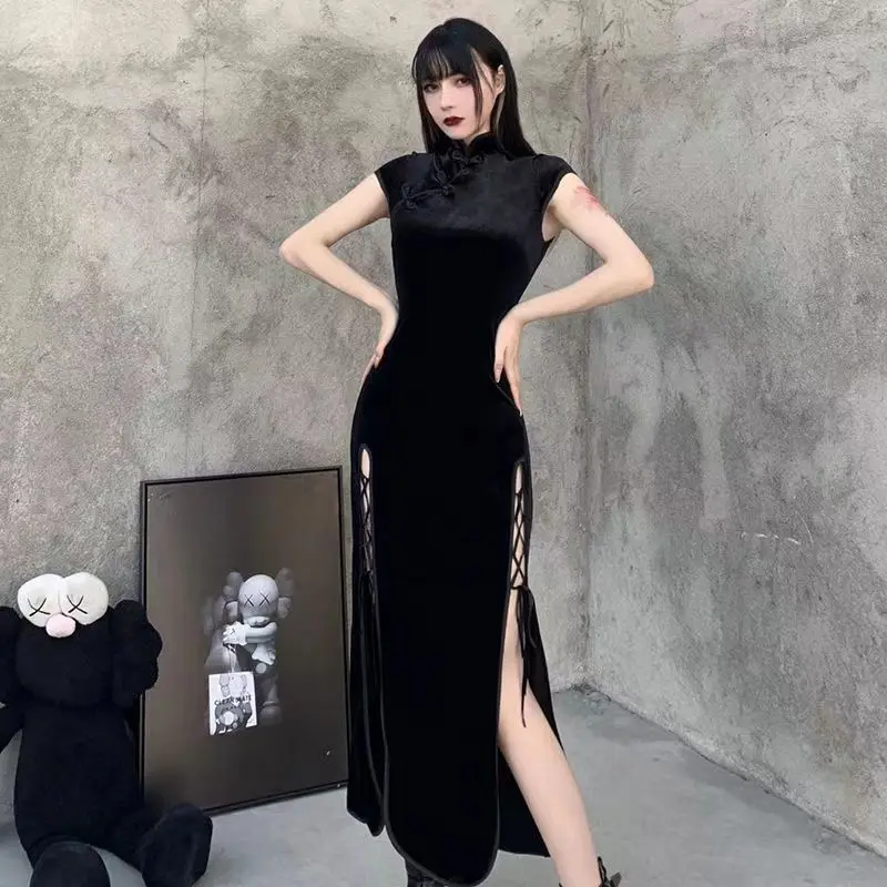 023Vintage Black Bandage Chinese Style Cheongsam High Split Velvet Dress Spring Retro Long Qipao Gothic Women Aesthetic Dress
023Vintage Black Bandage Chinese Style Cheongsam High Split Velvet Dress Spring Retro Long Qipao Gothic Women Aesthetic Dress