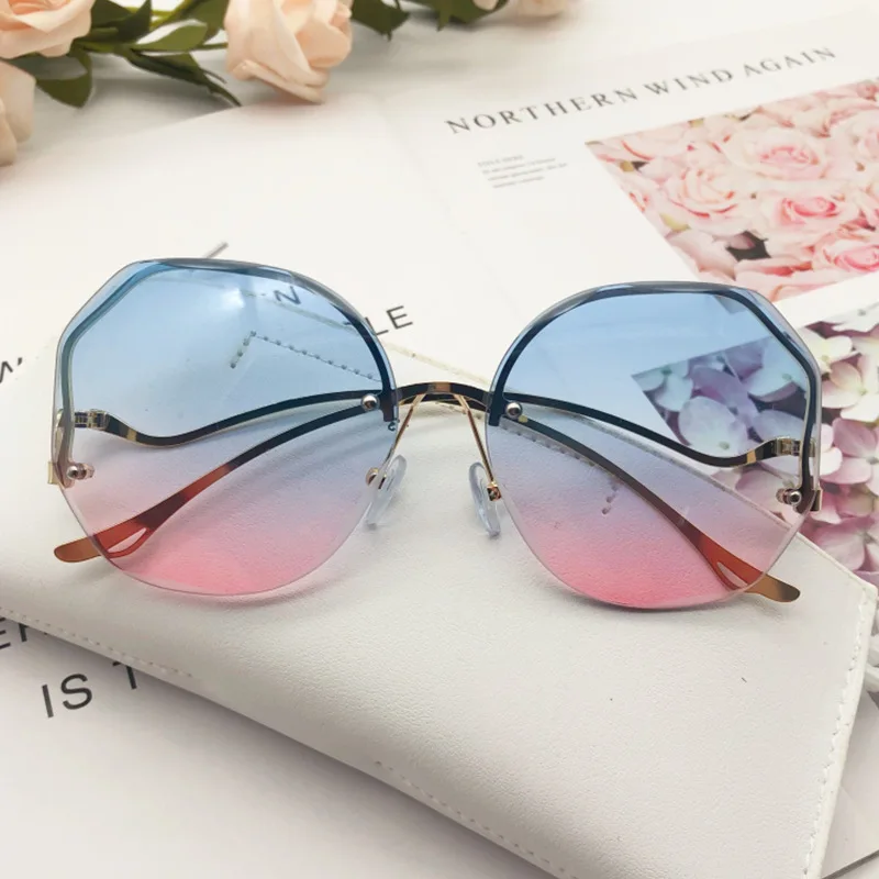 Ladies Frameless Cut Edge Sunglasses Fashion Metal Curved Anti Blue Light Glasses Men Women Oversized Frame Eyeglasses Goggle
Ladies Frameless Cut Edge Sunglasses Fashion Metal Curved Anti Blue Light Glasses Men Women Oversized Frame Eyeglasses Goggle