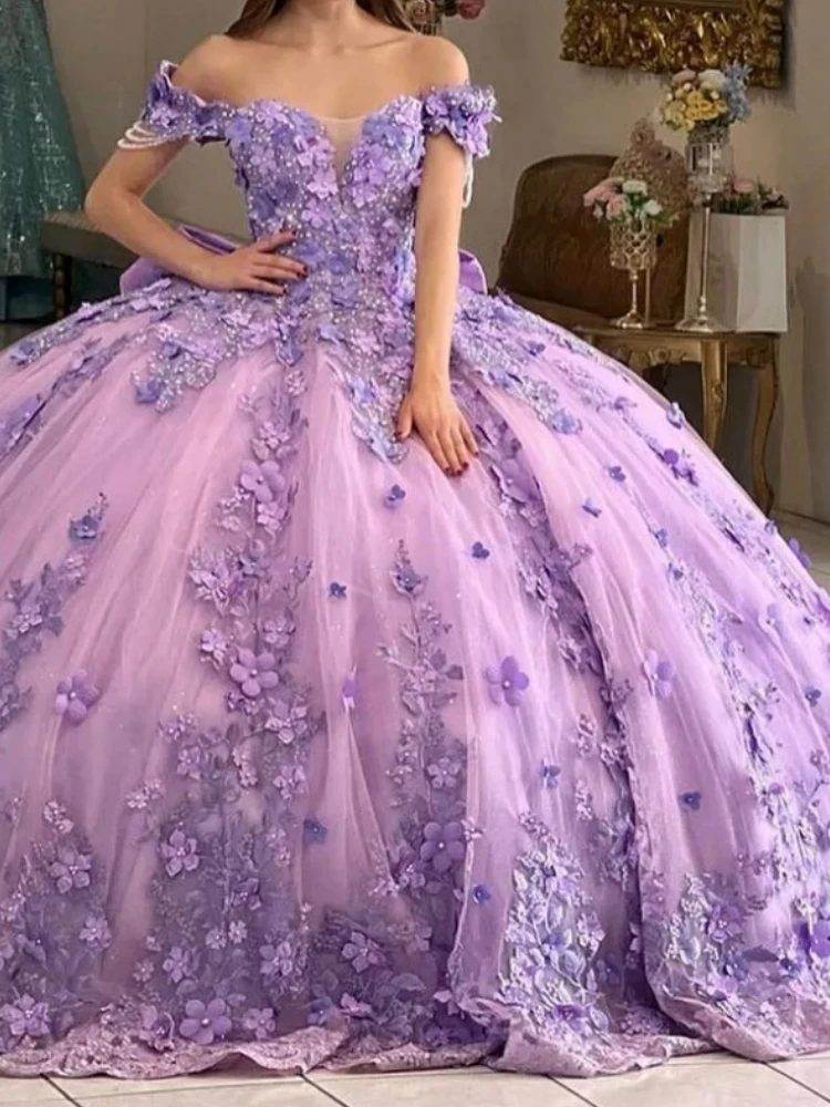 

Charming Mexico Lilac Quinceanera Dresses For 15th Year GIrls V Neck Floral Lace Up Sweet 16 Party Prom Gown Vestidos De XV Años