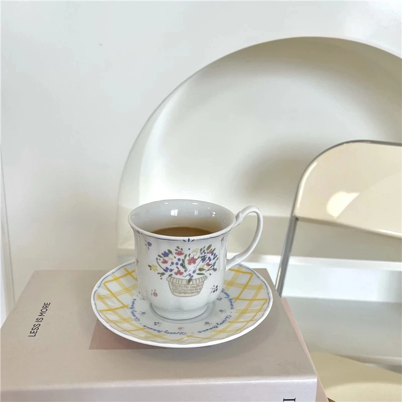 

Nordic Small Flower Ceramic Coffee Cup Set Retro Breakfast Milk Tea Cup Saucer Wedding Decorative Reusable Drinking Cup
