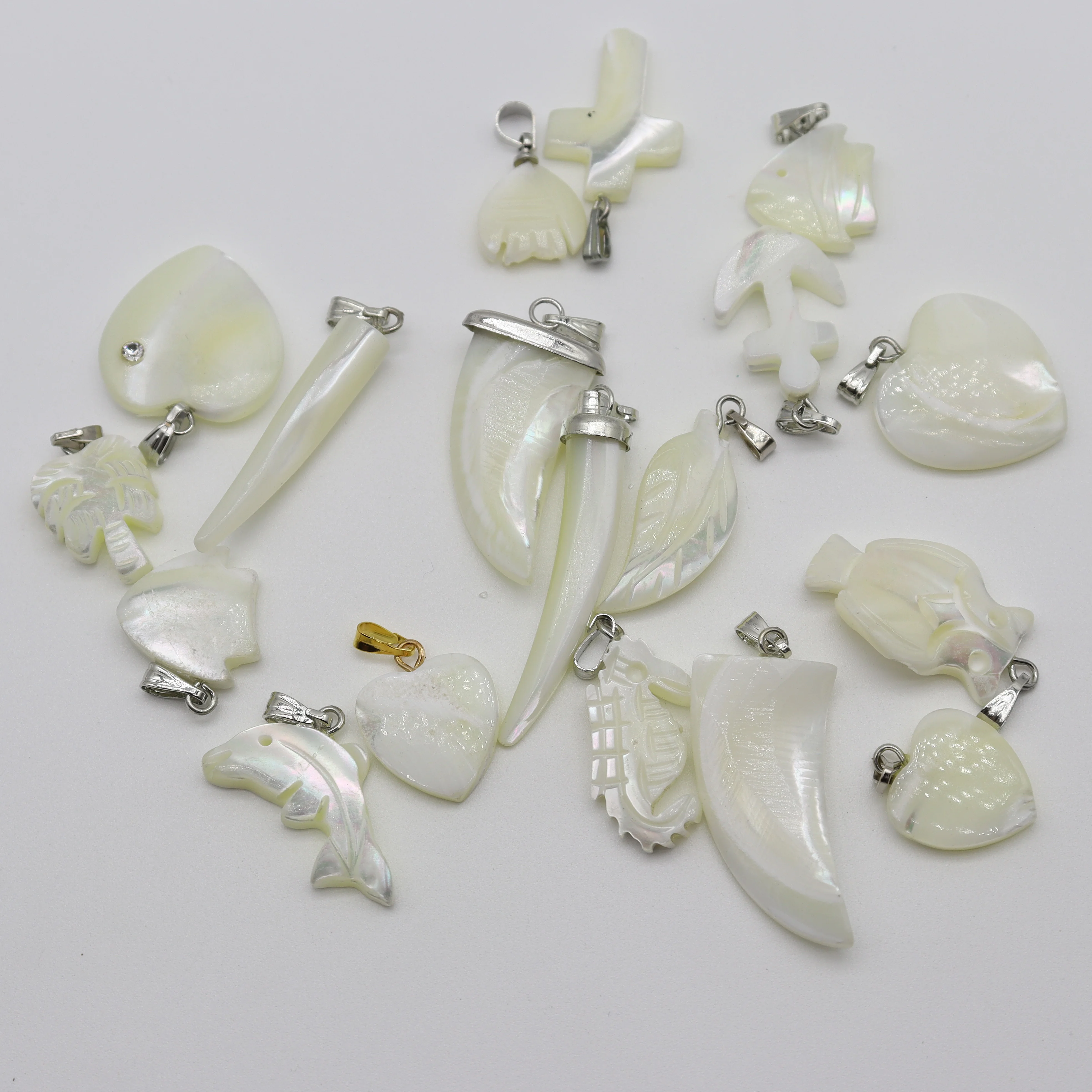 Natural Seawater Shell Carving for Perfectly Exquisite Jewelry Pendant Making DIY Necklace Earrings Bracelet Accessories
Natural Seawater Shell Carving for Perfectly Exquisite Jewelry Pendant Making DIY Necklace Earrings Bracelet Accessories