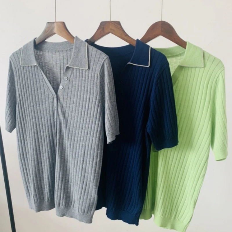 Women Lapel Bead Chain Mulberry Silk Knitted Half-button V-neck Short-sleeved T-shirt 2023 Spring and Summer New
Women Lapel Bead Chain Mulberry Silk Knitted Half-button V-neck Short-sleeved T-shirt 2023 Spring and Summer New