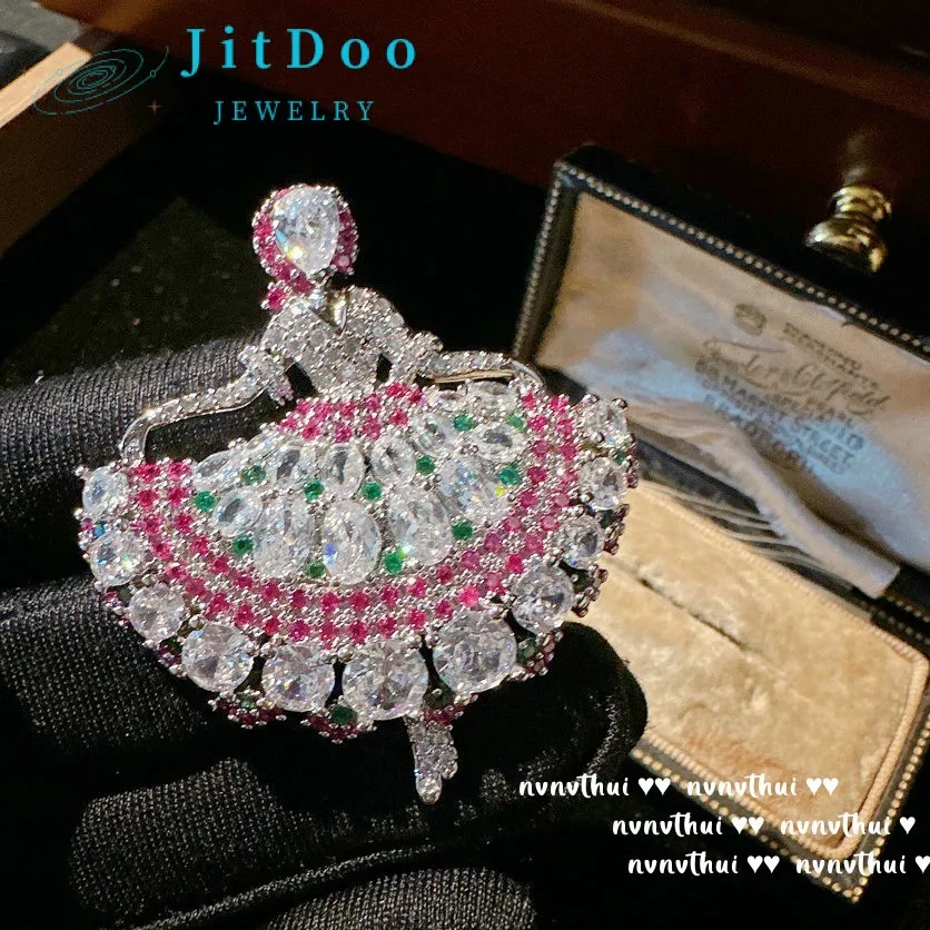 JitDoo Vintage Princess On The Run Gem Brooch for Women Elegant Wedding Fashion Pin Design Accessories High Quality 2023 New
JitDoo Vintage Princess On The Run Gem Brooch for Women Elegant Wedding Fashion Pin Design Accessories High Quality 2023 New