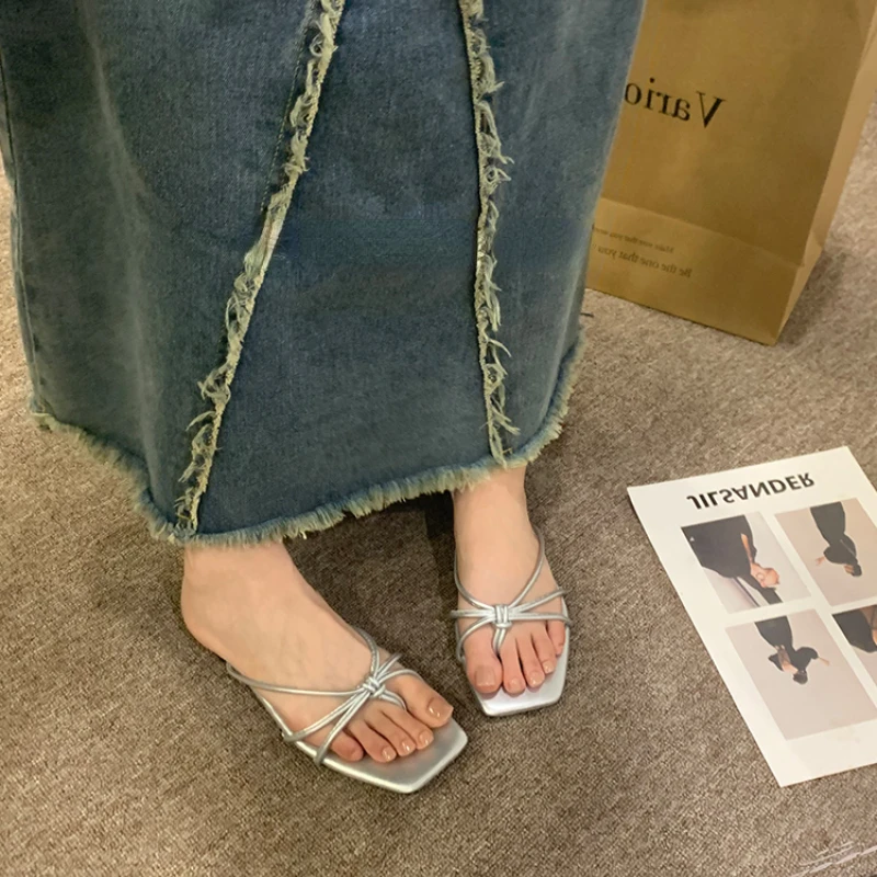 2023 Shoes for Women Summer New Women Slipper Fashion Slip on Outdoor Beach Slides Flat Heel Casual Soft Sandal Flip Flop
2023 Shoes for Women Summer New Women Slipper Fashion Slip on Outdoor Beach Slides Flat Heel Casual Soft Sandal Flip Flop