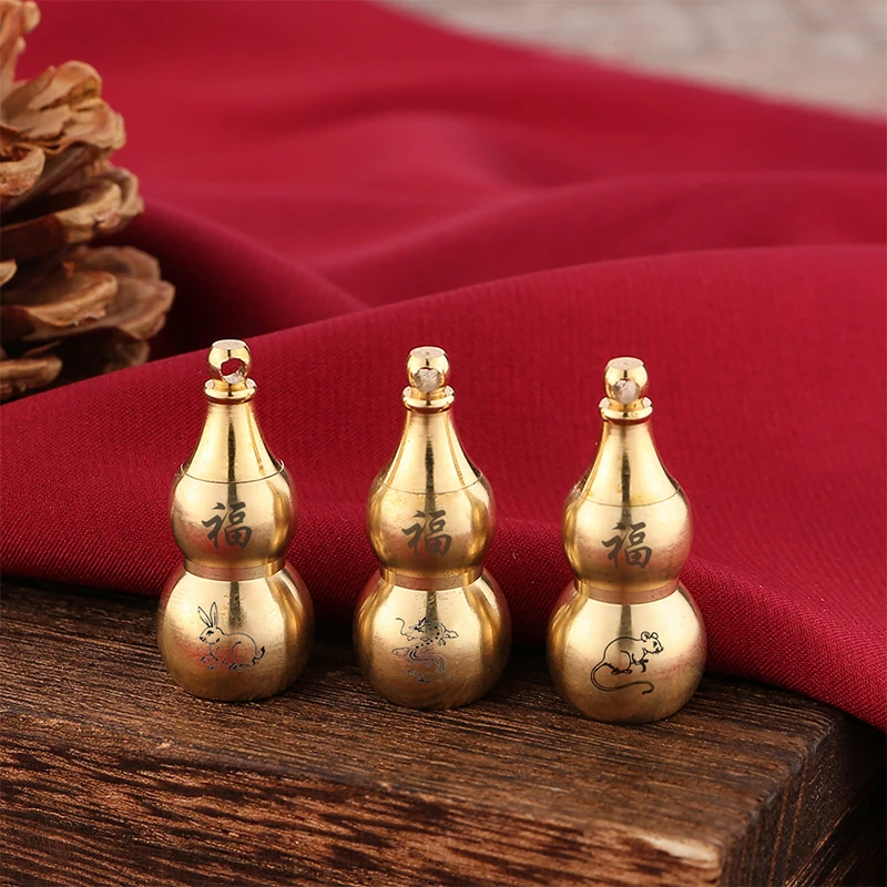 Chinese Zodiac Brass Gourd Keychain Accessories Hollow-mounted Cinnabar Pendant Upper Opening Lettering Pendant DIY Decoration
Chinese Zodiac Brass Gourd Keychain Accessories Hollow-mounted Cinnabar Pendant Upper Opening Lettering Pendant DIY Decoration