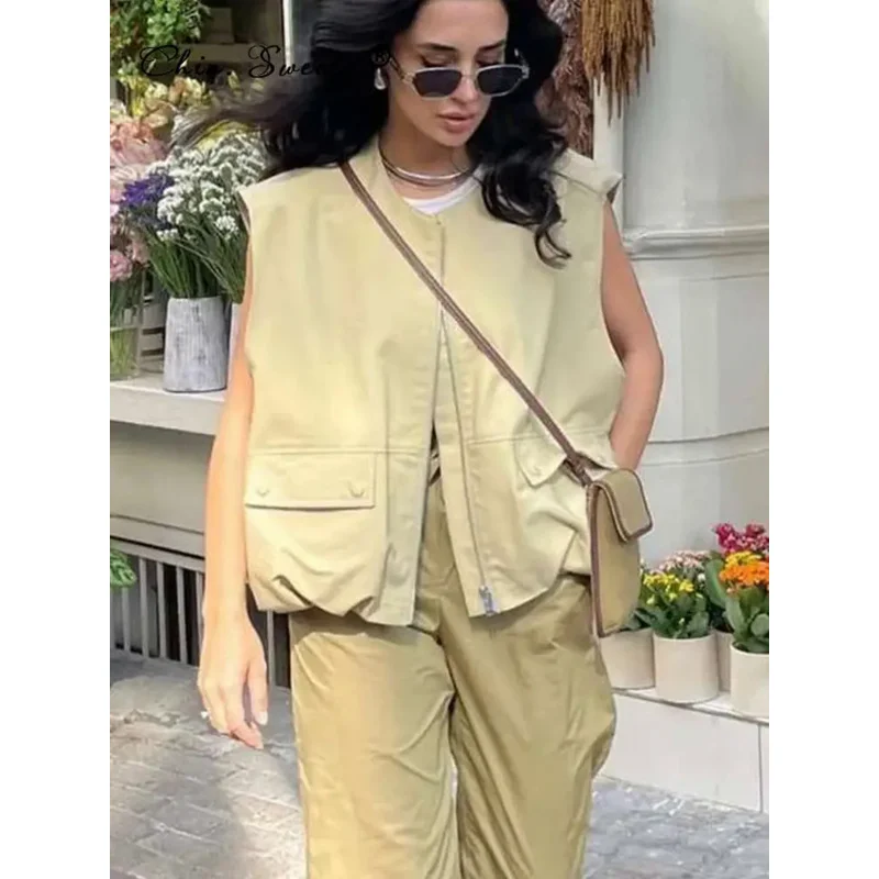 Vintage Sleeveless Waistcoat Women Fashion O-Neck Loose Female Tank Outerwear Casual Loose Ladies Basic Vest Tops Streetwear
Vintage Sleeveless Waistcoat Women Fashion O-Neck Loose Female Tank Outerwear Casual Loose Ladies Basic Vest Tops Streetwear
