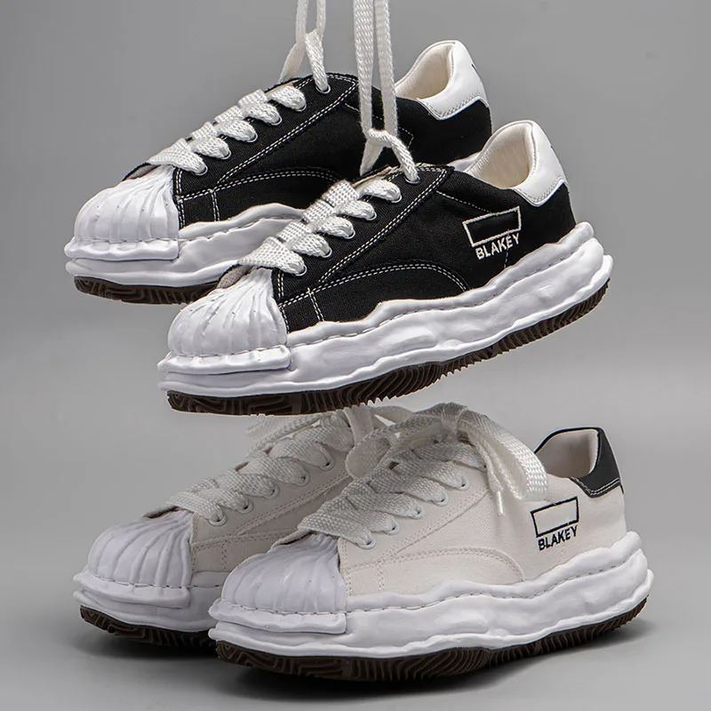 MMY Dissolve Sole Canvas Sneaker Side Embroideried Mihara Thick Bottom Couple Board Shoes Men's Shoes Women's Yasuhiro Sneakers
MMY Dissolve Sole Canvas Sneaker Side Embroideried Mihara Thick Bottom Couple Board Shoes Men's Shoes Women's Yasuhiro Sneakers