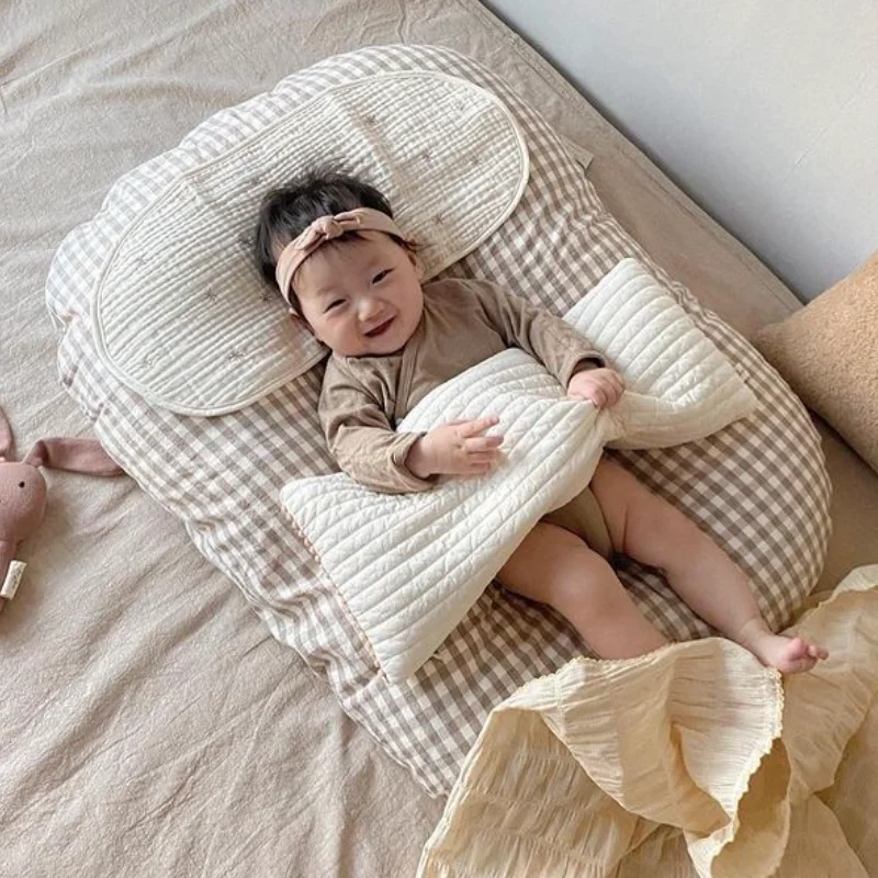 INS 80*68cm Baby Nest Bed Portable Newborn Crib Travel Infant Toddler Cotton Cradle Security Bassinet Bumper Removable
INS 80*68cm Baby Nest Bed Portable Newborn Crib Travel Infant Toddler Cotton Cradle Security Bassinet Bumper Removable