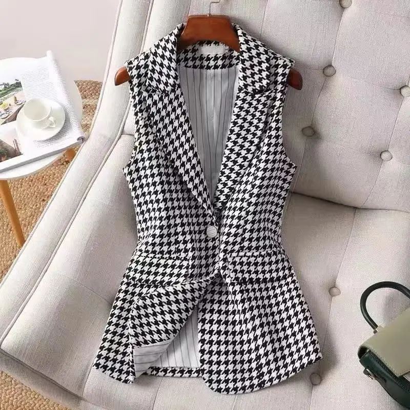 Autumn Winter Coat Houndstooth Plaid Wool Vest New Women Black White Plaid Slim Sleeveless Woolen Jacket Female Waistcoat Tops
Autumn Winter Coat Houndstooth Plaid Wool Vest New Women Black White Plaid Slim Sleeveless Woolen Jacket Female Waistcoat Tops