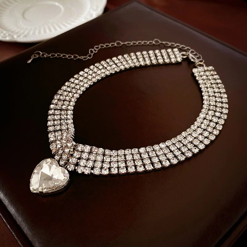Wind Multi-Row -Embedded Heart Choker Necklace European and American Clavicle Chain Necklace Women 
Wind Multi-Row -Embedded Heart Choker Necklace European and American Clavicle Chain Necklace Women