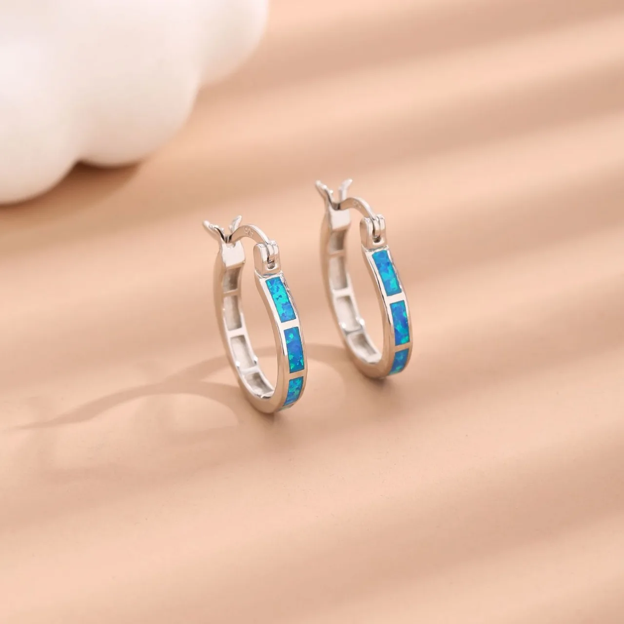 Cross border hot selling fashion blue Aobao retro earrings in Europe and America, fashionable exaggerated circular eardrop
Cross border hot selling fashion blue Aobao retro earrings in Europe and America, fashionable exaggerated circular eardrop