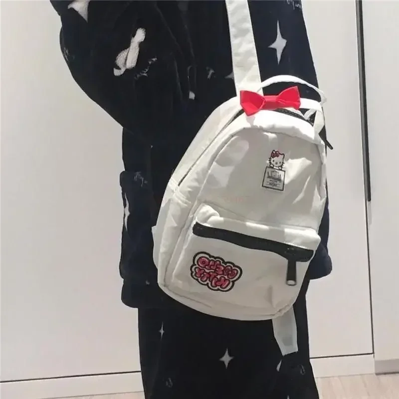 Miniso Y2k рюкзак аниме для мужчин и женщин, милый мультяшный рюкзак, вместительная Высококачественная нейлоновая дорожная сумка для студентов
Miniso Y2k рюкзак аниме для мужчин и женщин, милый мультяшный рюкзак, вместительная Высококачественная нейлоновая дорожная сумка для студентов