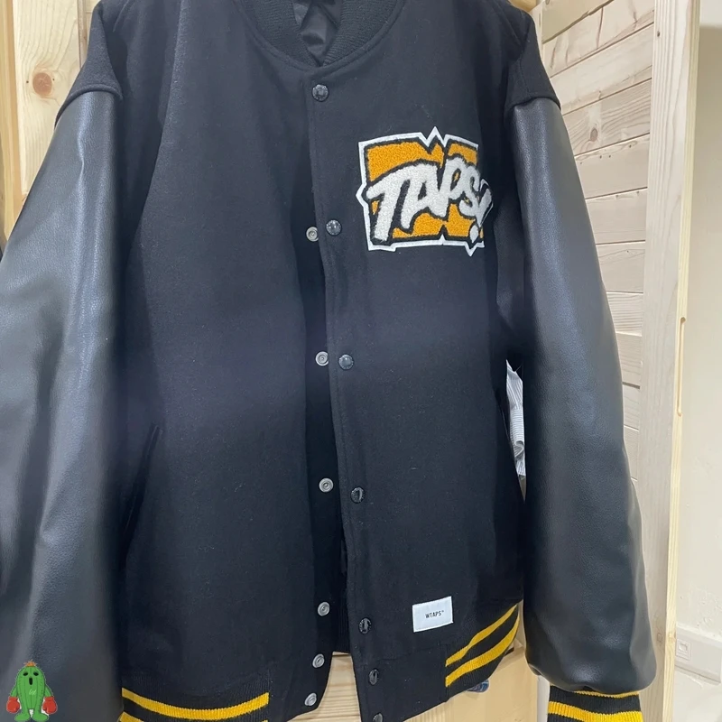 Classic Fashion WTAPS Baseball Uniform Woolen Patchwork Leather Sleeves Jacket Coat Men Women High Street Hip Hop Wtaps Tops
Classic Fashion WTAPS Baseball Uniform Woolen Patchwork Leather Sleeves Jacket Coat Men Women High Street Hip Hop Wtaps Tops