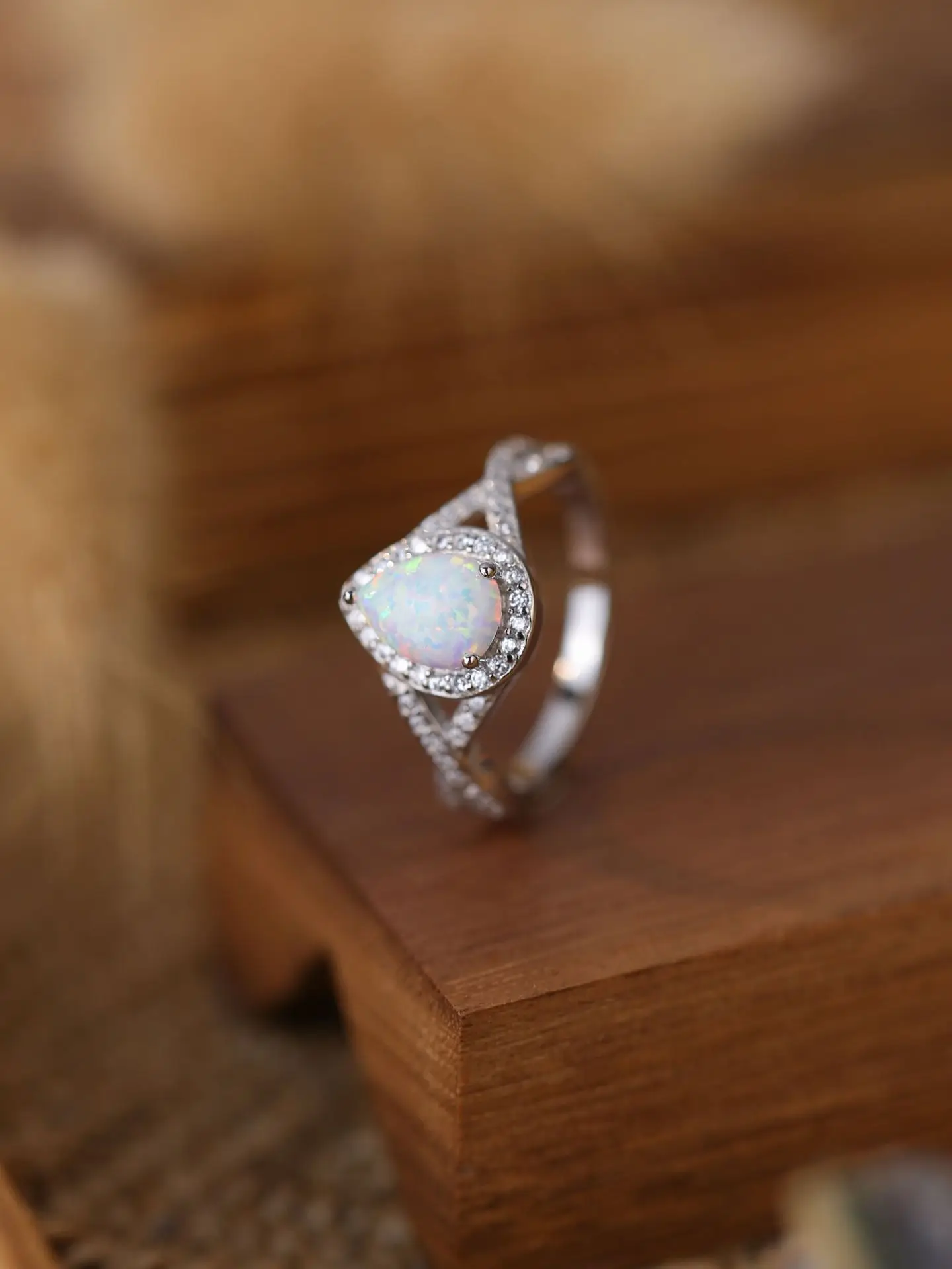 

Women's Pure 925 Silver Ring Inlaid with Zircon and Water Drop Opal with Sweet Style for Attending Wedding Wearing