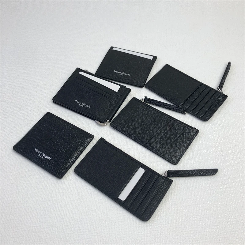 mm6 men's and women's same style cowhide black simple and practical zipper coin purse card holder
mm6 men's and women's same style cowhide black simple and practical zipper coin purse card holder