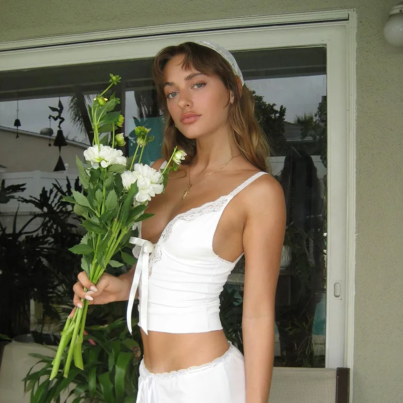

White Chic V Neck Sexy Cami Tops Skinny Mini Bow Lace Trim Y2K Aesthetic 2024 Summer Crop Top Women 90s Aesthetic Outfits