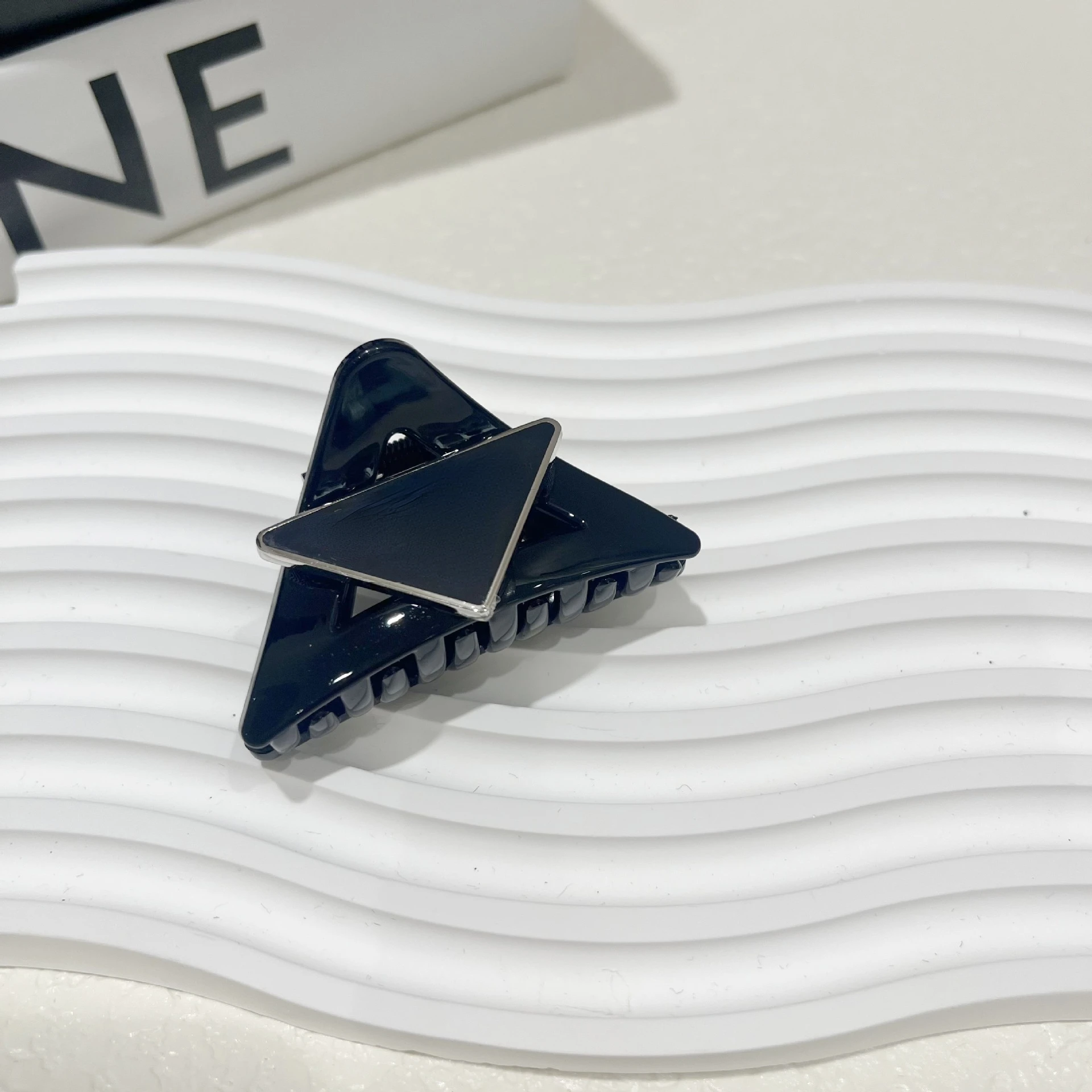 2024 New Triangle Grab Clip Premium Small Hairpin with Bang Edge Clip Spring/Summer Shark Clip P Popular Home Hairpin 헤어핀
2024 New Triangle Grab Clip Premium Small Hairpin with Bang Edge Clip Spring/Summer Shark Clip P Popular Home Hairpin 헤어핀