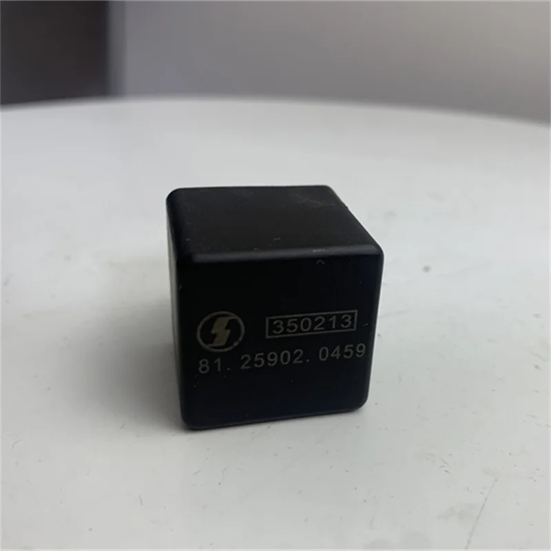 Реле 81.25902.0459 адаптируется к Shaanxi SHACMAN F2000 F3000 X3000 5-разъемные аксессуары для грузовиков 
Реле 81.25902.0459 адаптируется к Shaanxi SHACMAN F2000 F3000 X3000 5-разъемные аксессуары для грузовиков