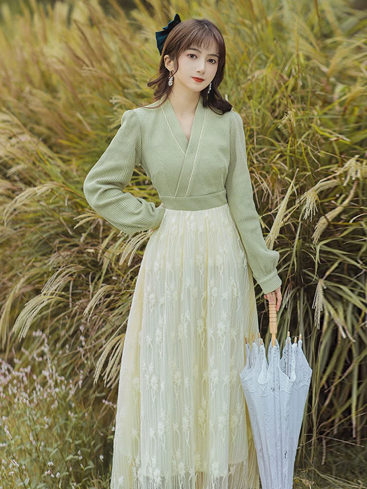 New women's style Chinese retro literary Han elements knitted stitching lace slim temperament long dress
New women's style Chinese retro literary Han elements knitted stitching lace slim temperament long dress