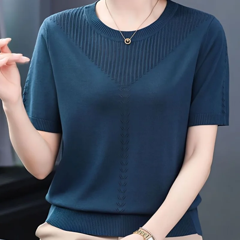 Women's T-shirt Round Collar Short Sleeved Summer New Middle-aged Thin Knitwear Loose Ice Silk Top
Women's T-shirt Round Collar Short Sleeved Summer New Middle-aged Thin Knitwear Loose Ice Silk Top
