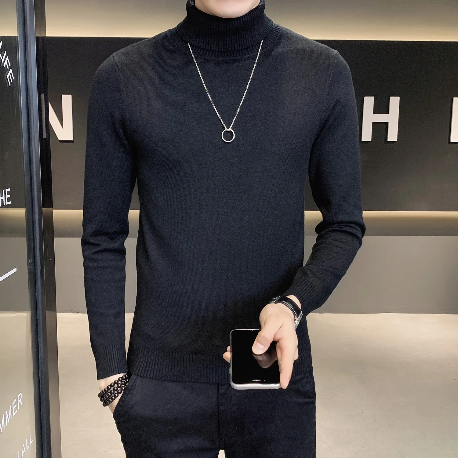 2022 Autumn Winter Men's Black Turtleneck Sweaters High Neck Knitted Basic Top Solid Slim Fit Stretch Warm Pullovers pull homme 
2022 Autumn Winter Men's Black Turtleneck Sweaters High Neck Knitted Basic Top Solid Slim Fit Stretch Warm Pullovers pull homme