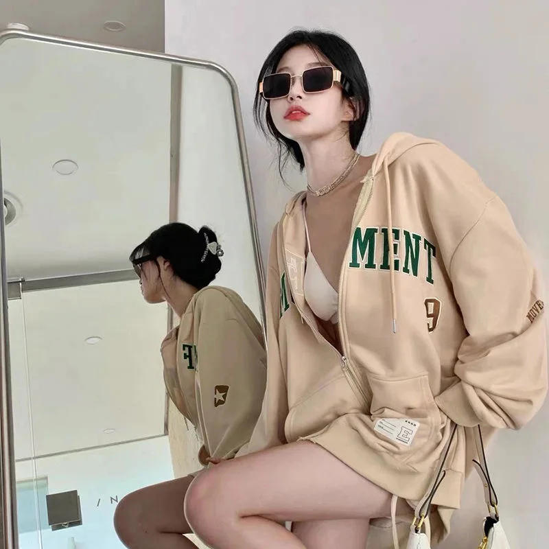 Y2k Embroidery Hoodies Women Loose Hoody Lady Y2k Clothes Pocket Harajuku Coat Print Goth Punk Embroidery Print Long Sleeve
Y2k Embroidery Hoodies Women Loose Hoody Lady Y2k Clothes Pocket Harajuku Coat Print Goth Punk Embroidery Print Long Sleeve