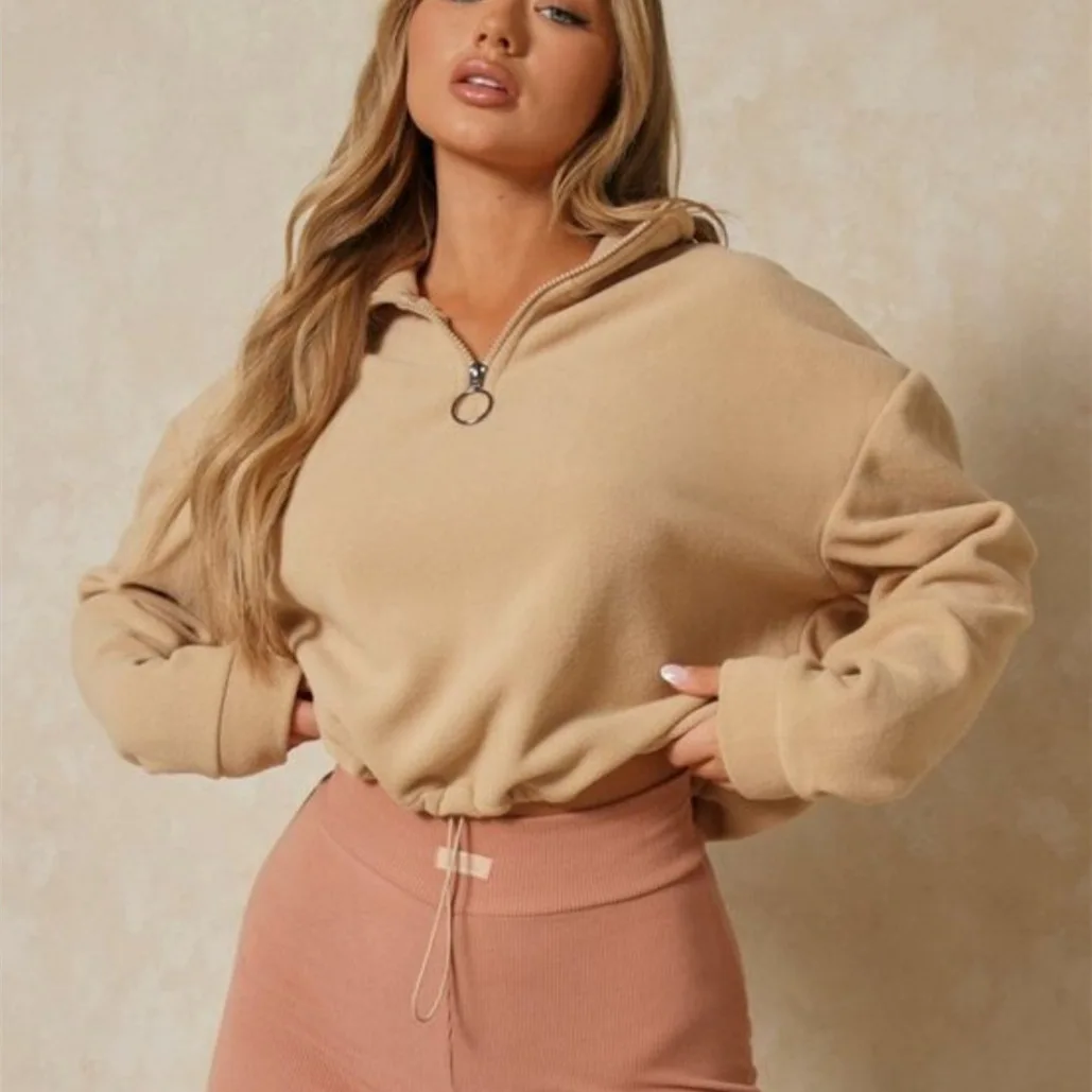 2022 Spring And Autumn Women's Hoodless Stand Collar Half Zipper Sweater Loose Casual Pullover Bell Top
2022 Spring And Autumn Women's Hoodless Stand Collar Half Zipper Sweater Loose Casual Pullover Bell Top